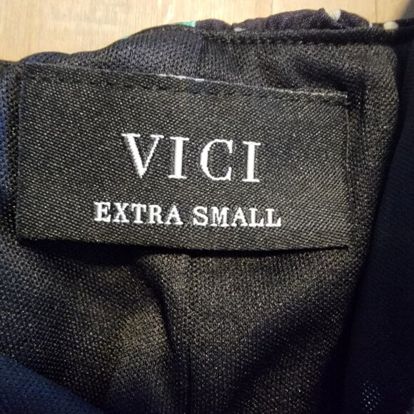 Vici Swimsuit Womens Size XS Multicolor One Piece Two Patterns Bathing Suit - Picture 3 of 9